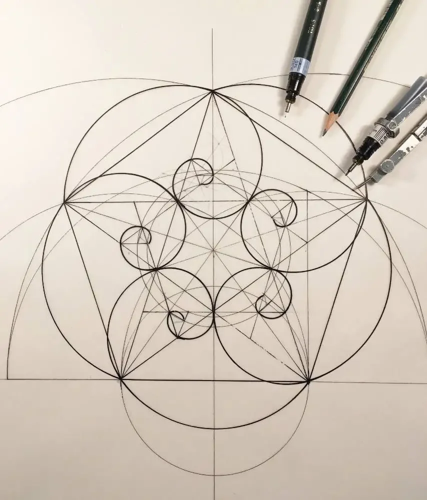 Цветок жизни и спираль Фибоначчи