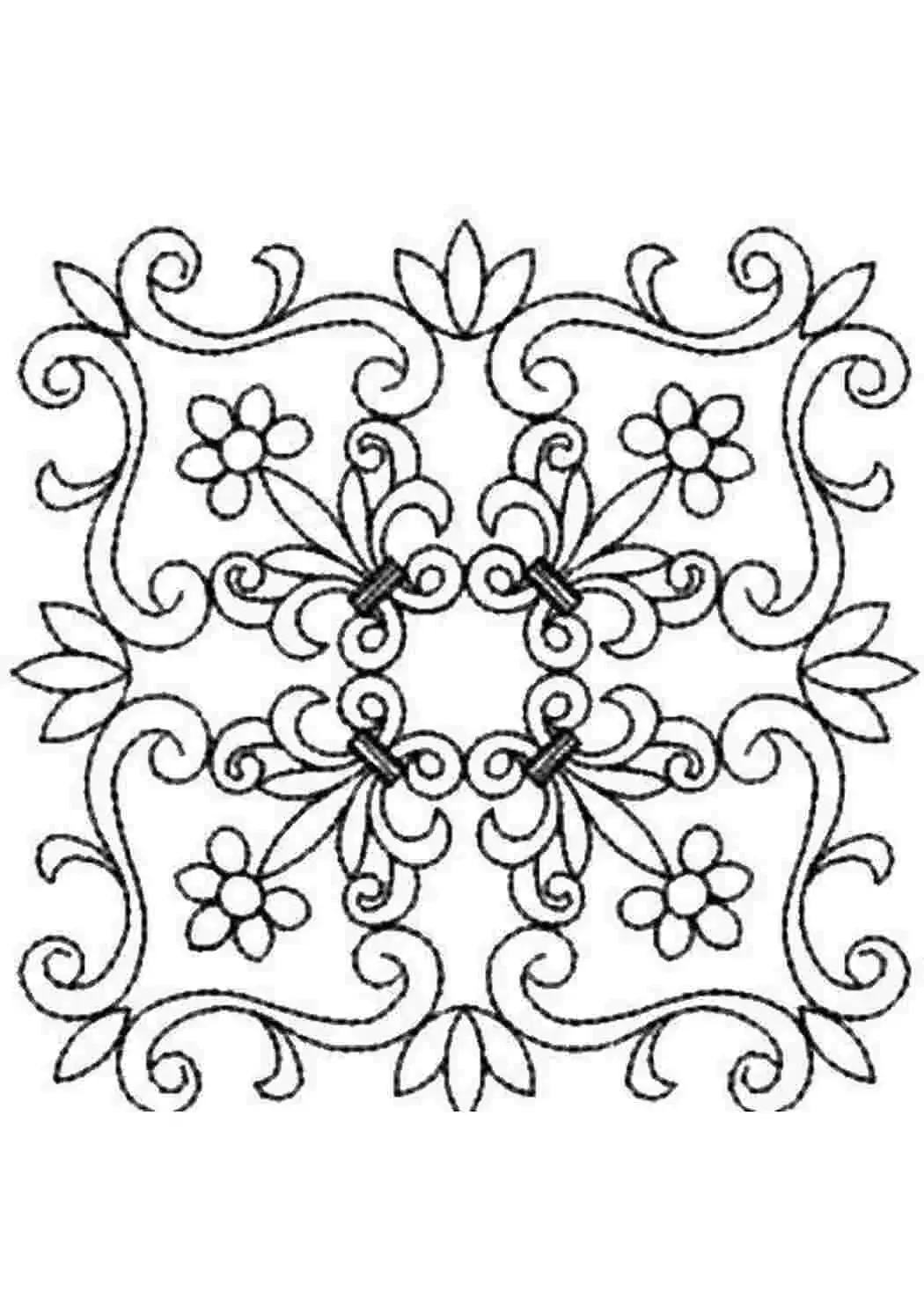Симметричный цветочный орнамент