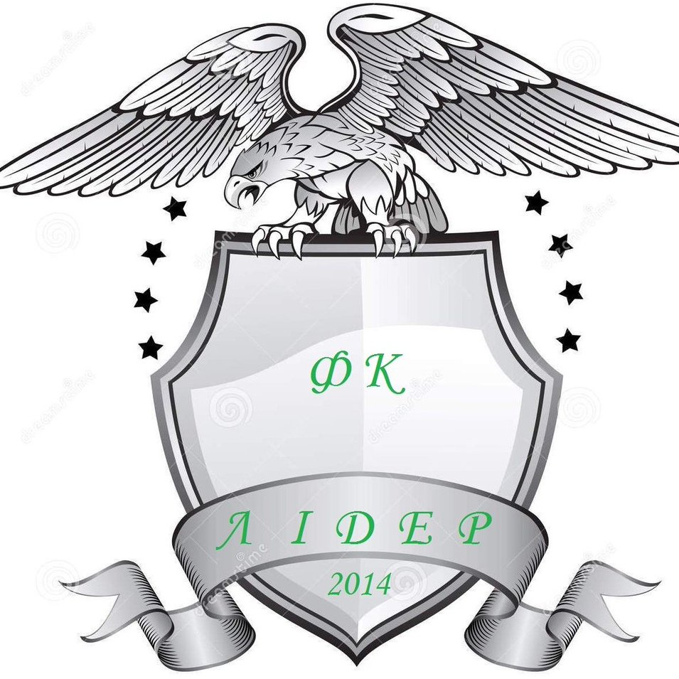 Орел держит в лапах