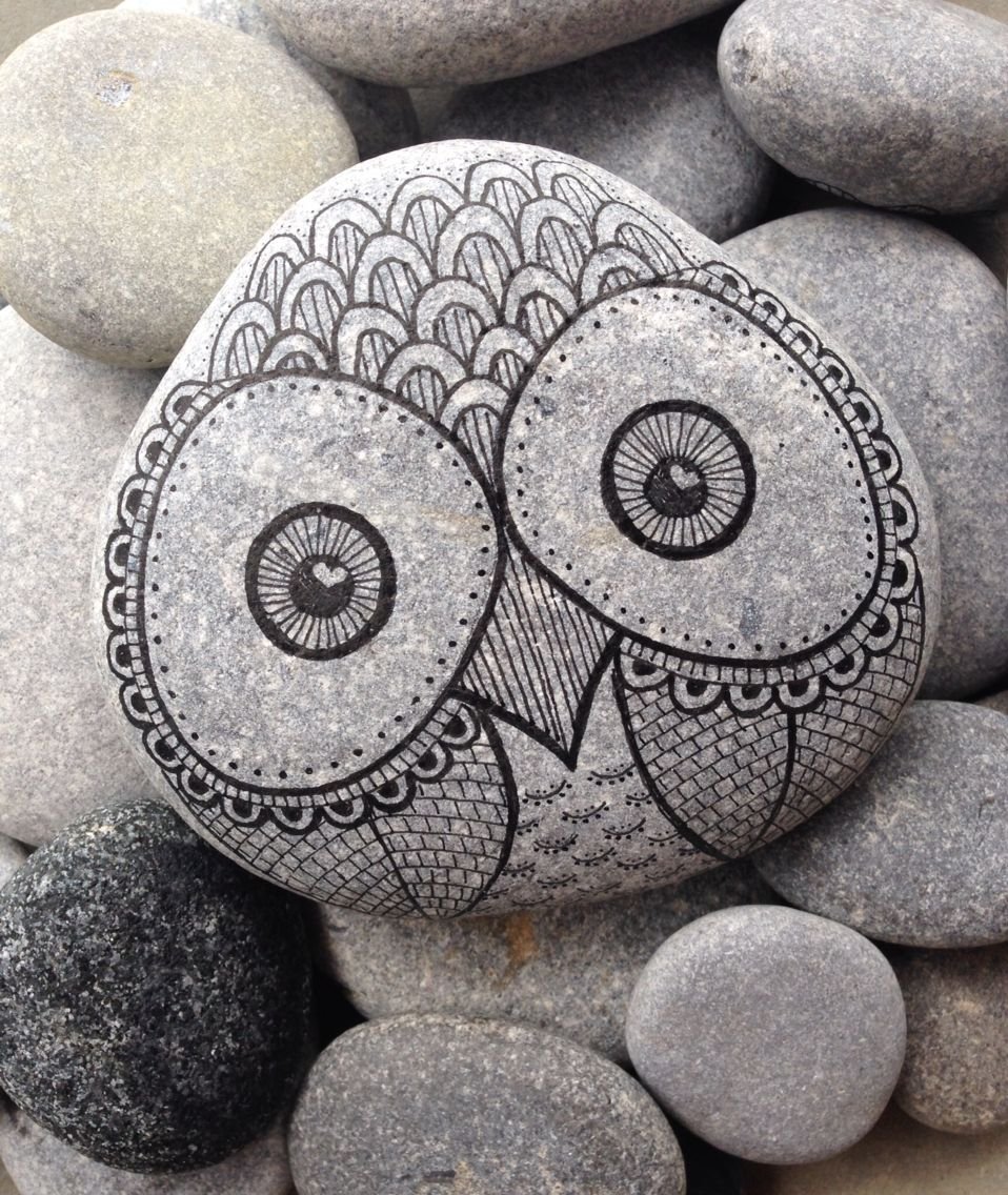 Объёмная роспись на камнях