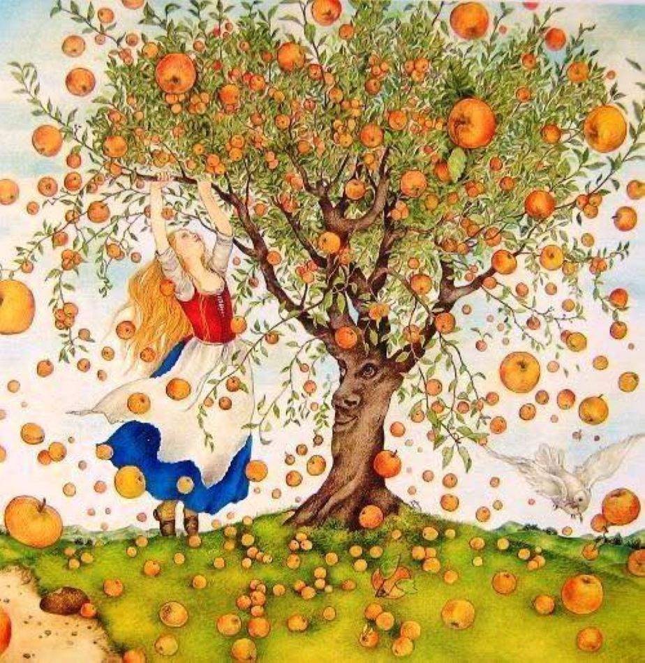 Сказочная яблоня