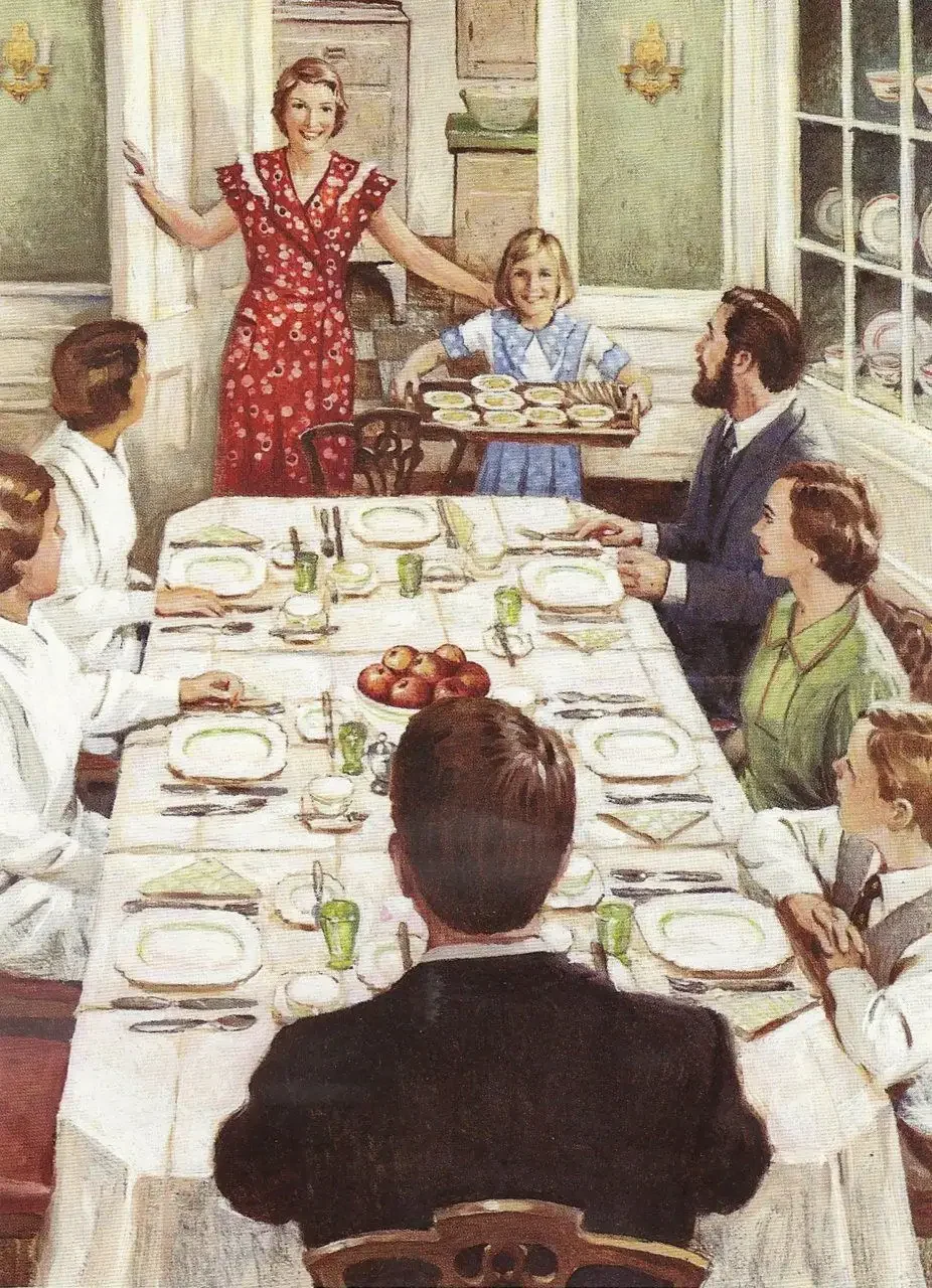 Семья за столом