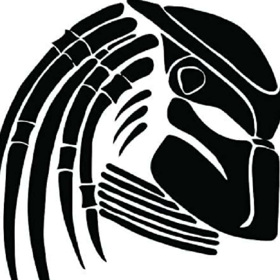 Наклейка хищник