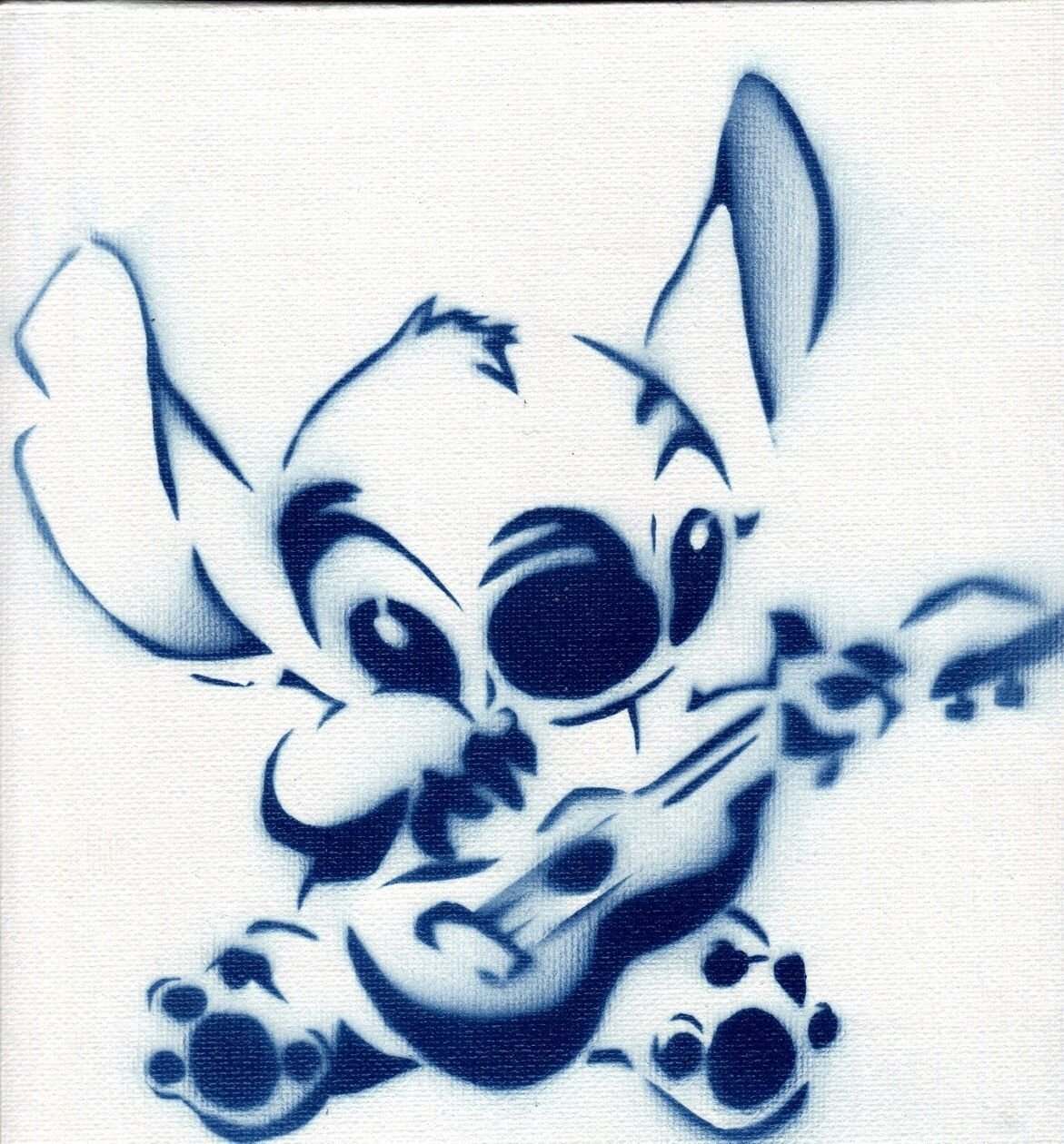 Тату Стич чёрно белый