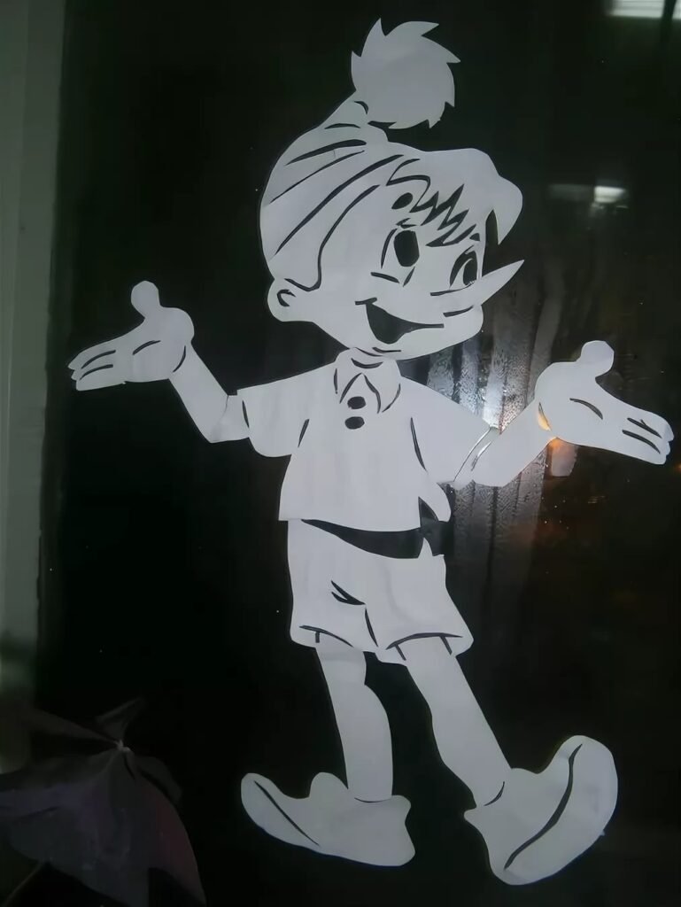 Украшения на окна сказочные герои