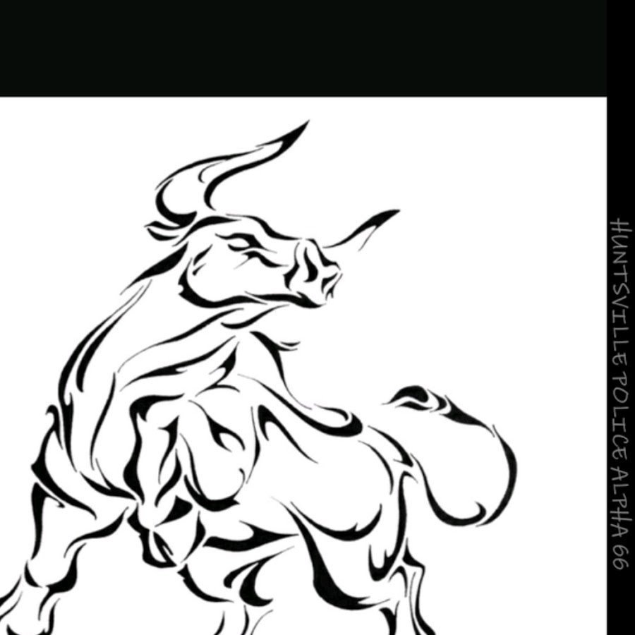 Симметричный цветочный орнамент