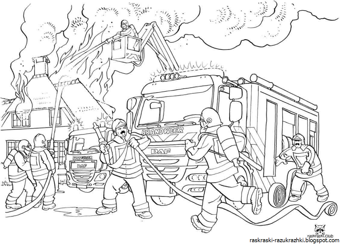 Силуэты женщин в форме войны