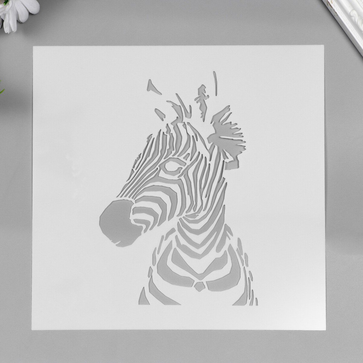 Голова зебры в профиль