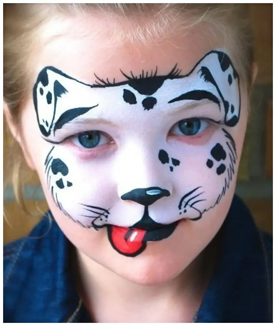 Леопард на лице ребенка