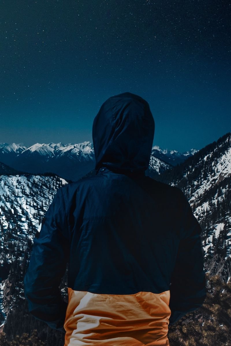 Мужчина со спины