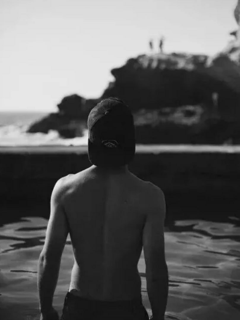 Парень в кепке