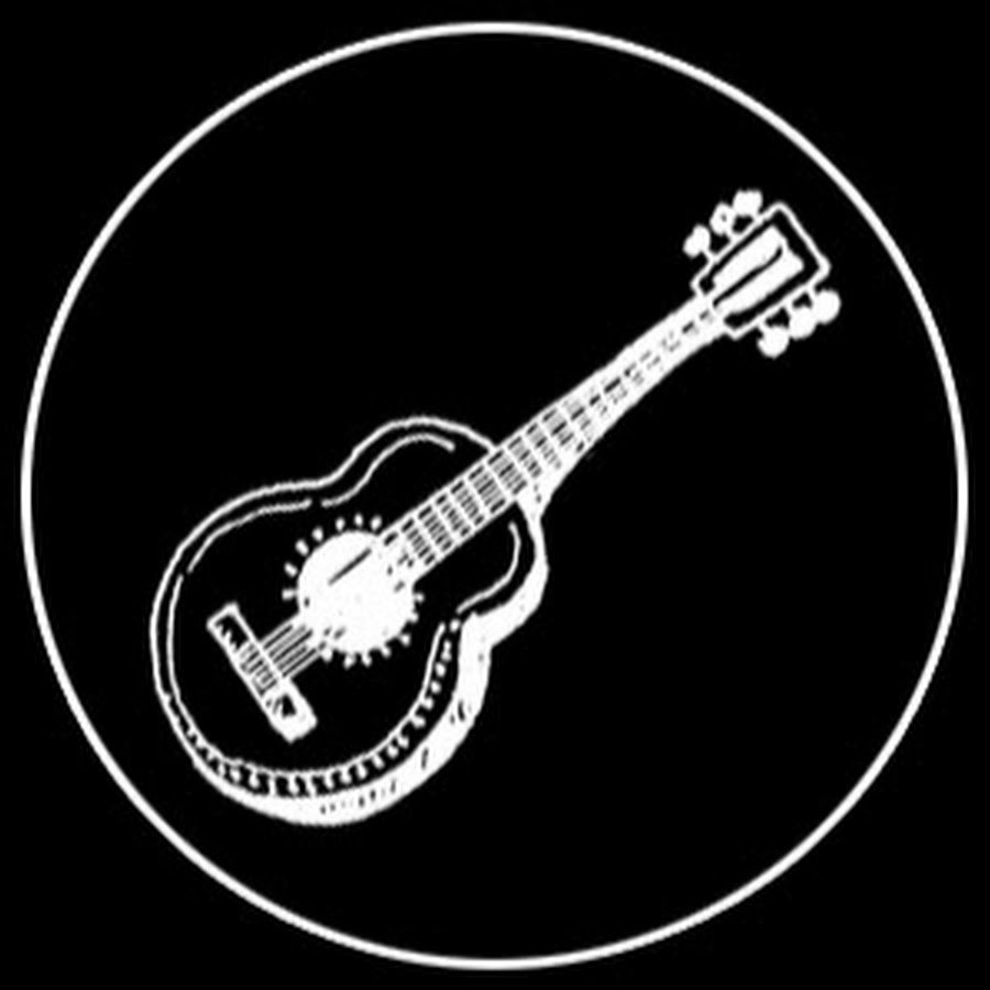 Девушка с гитарой