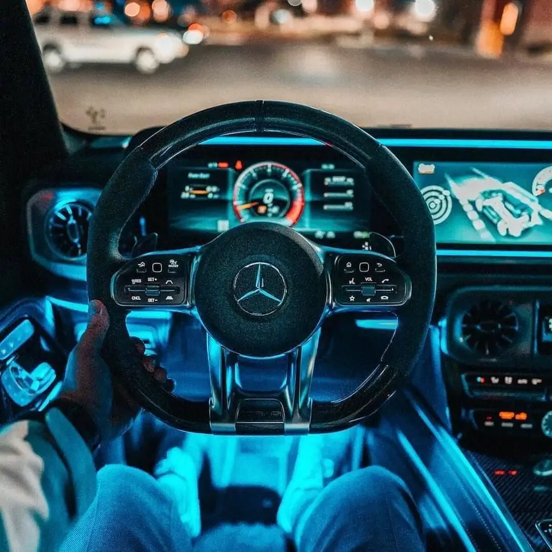 БМВ м5 и девушки