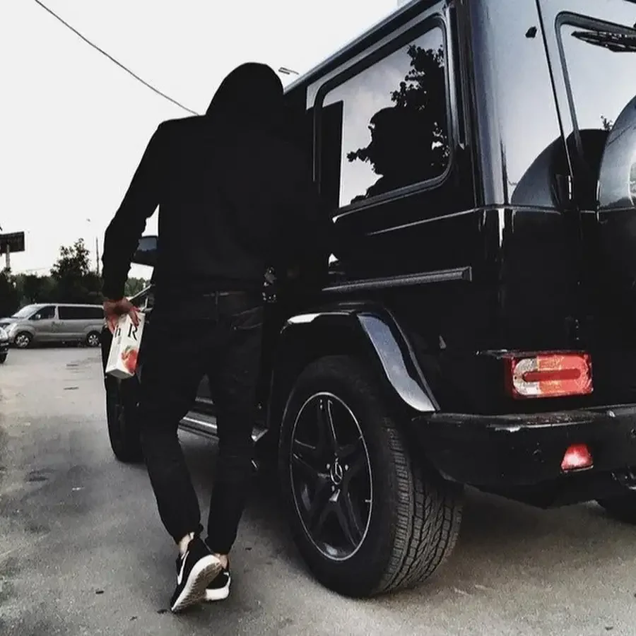 Влюбленные в машине