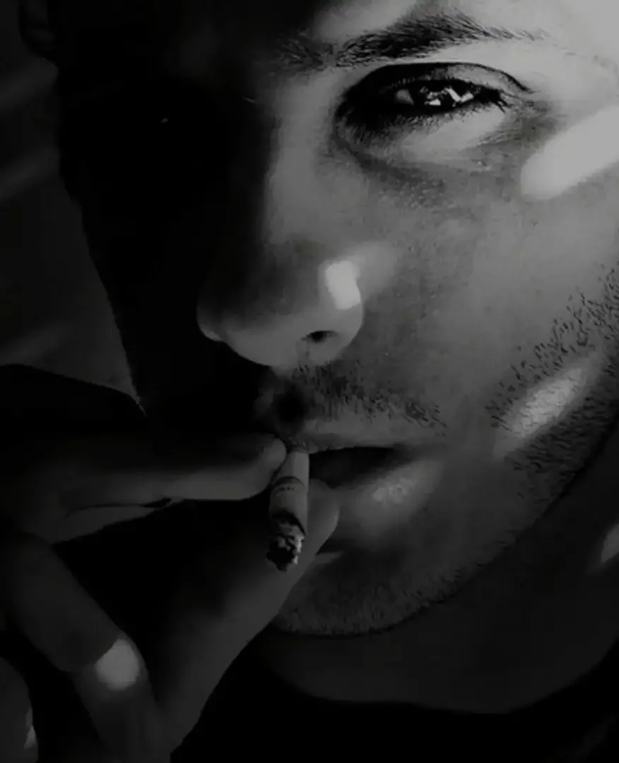 Грустный парень