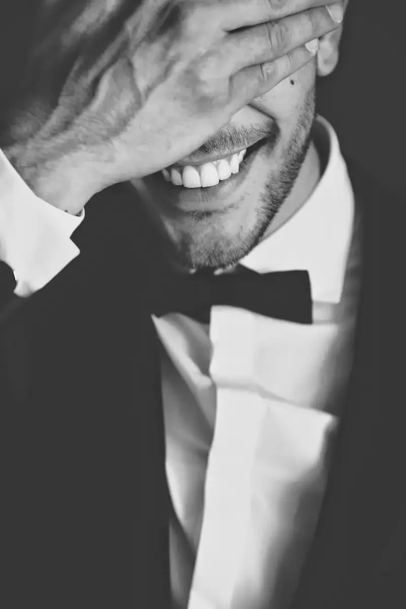 Парень черно белое