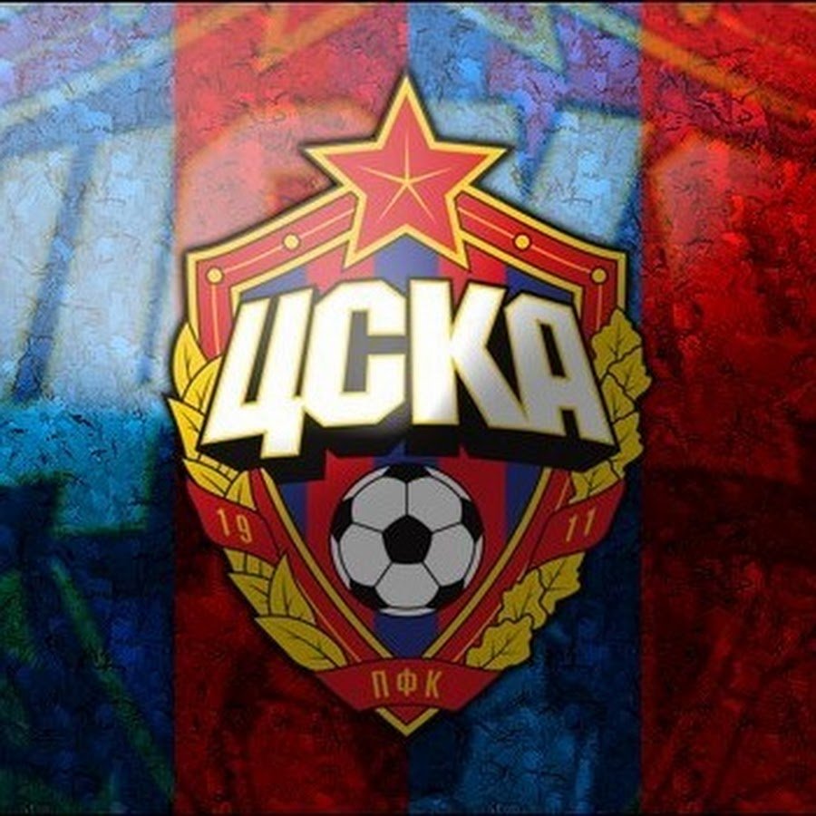 Девушка в футболке ЦСКА