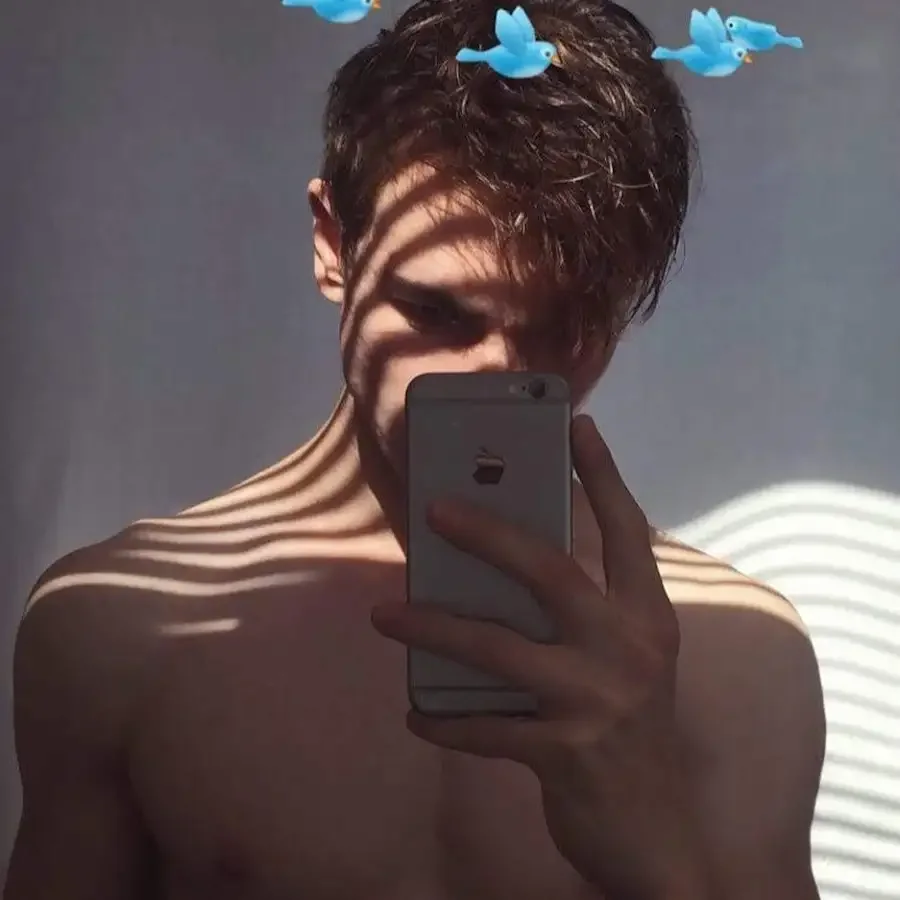 Девушка в Балаклаве