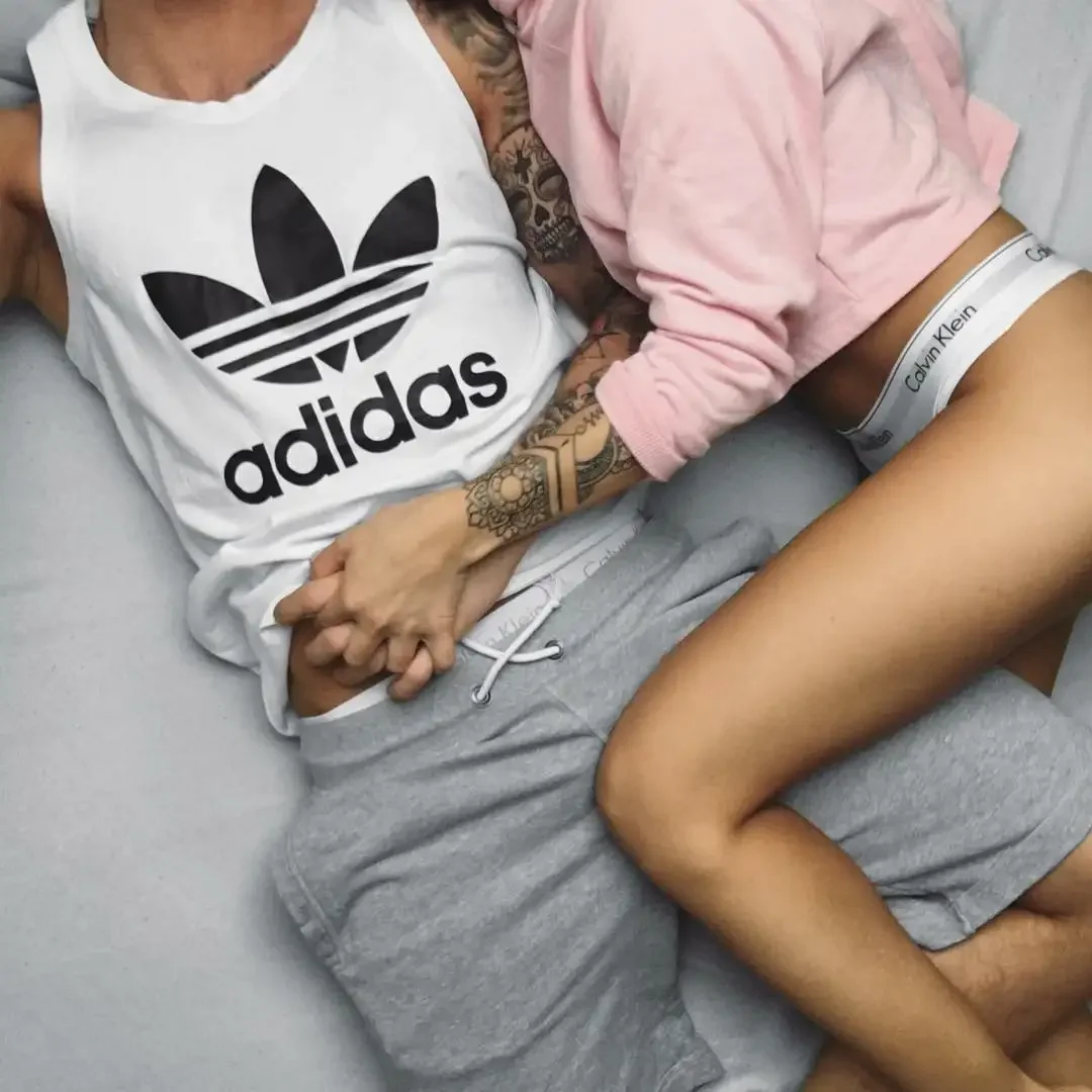 Топовые пацаны с девушкой