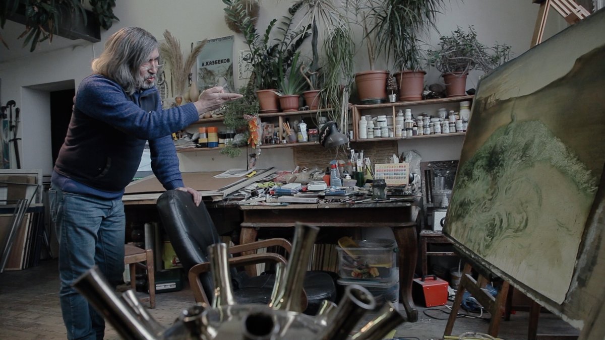 Бумажные миры Латифа Казбекова