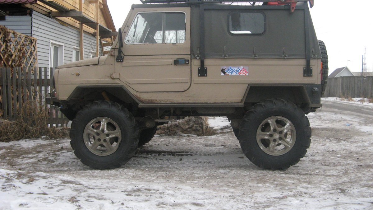 Машинка джип трафарет вид сбоку