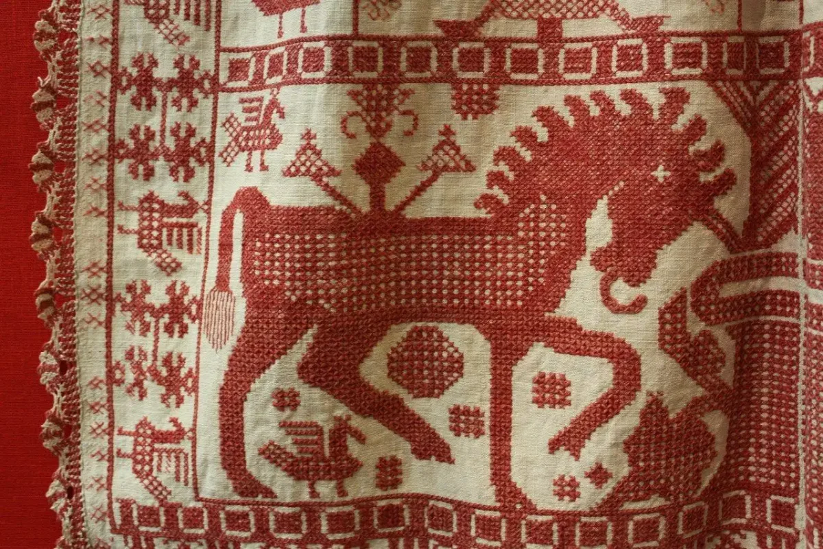 Национальная вышивка