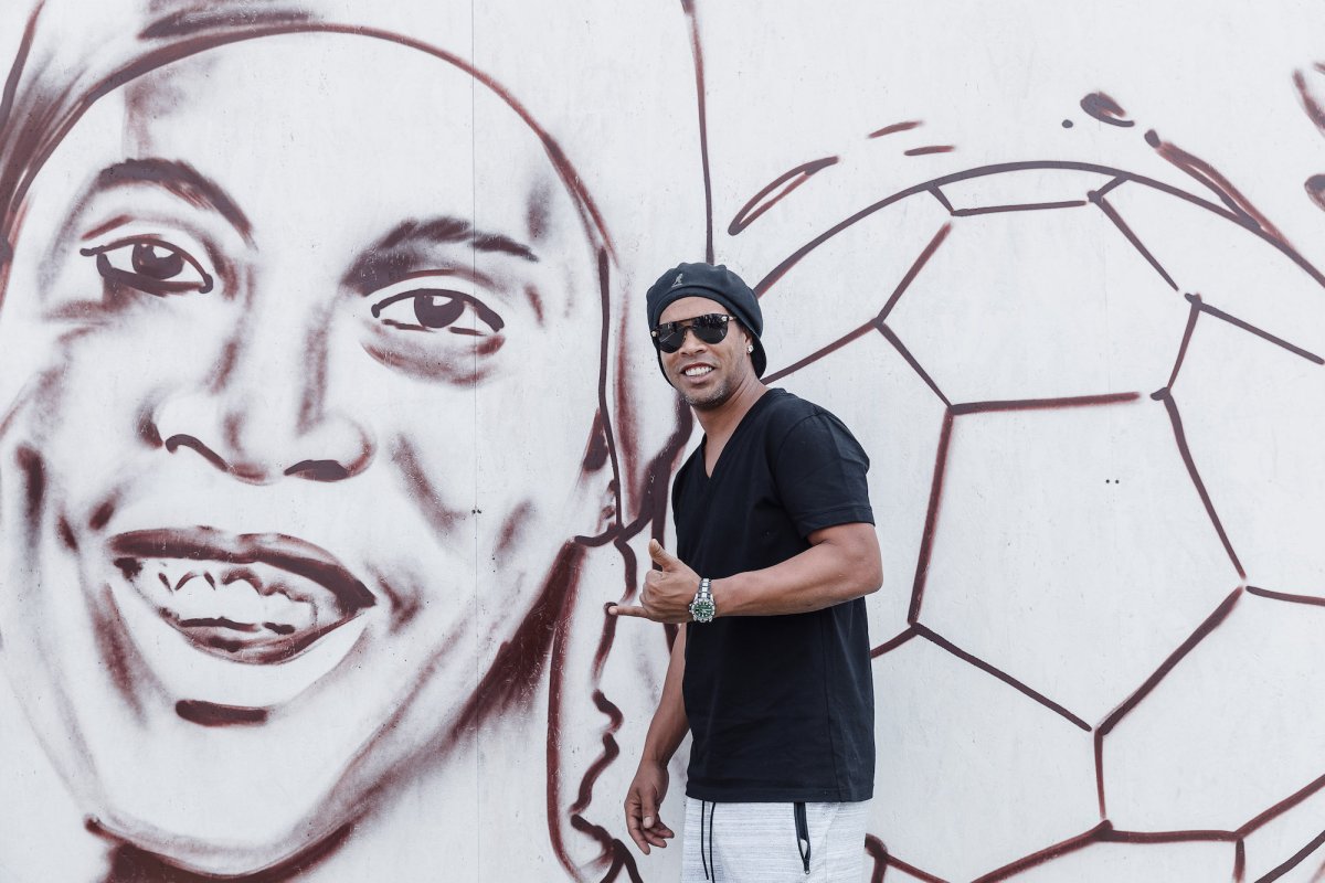 Раскраски футболистов Роналдиньо