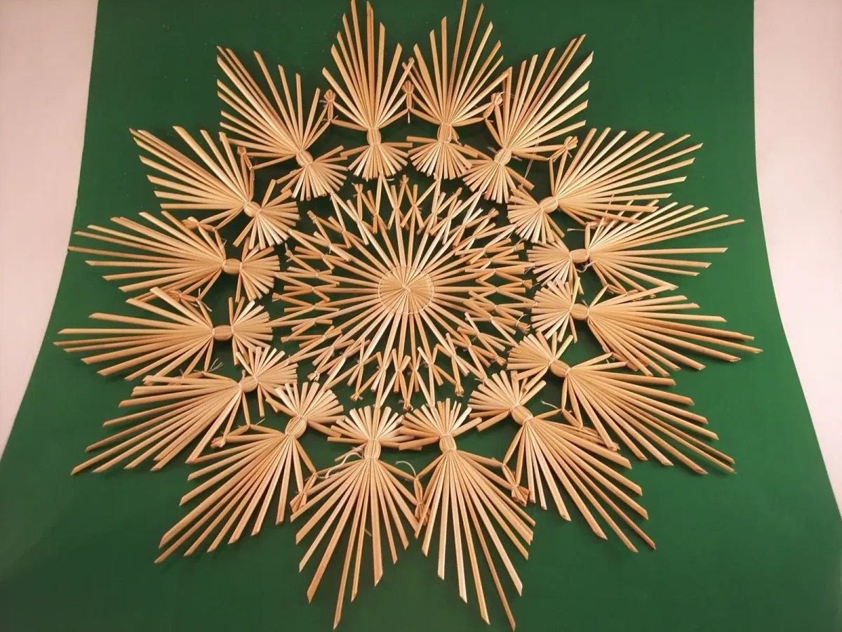 Лебедь из соломки картина