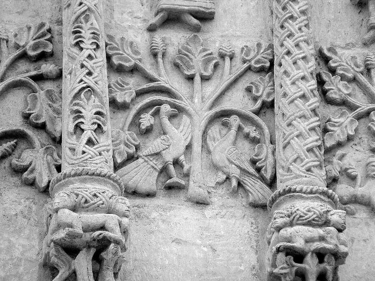 Белокаменная резьба Юрьев польский