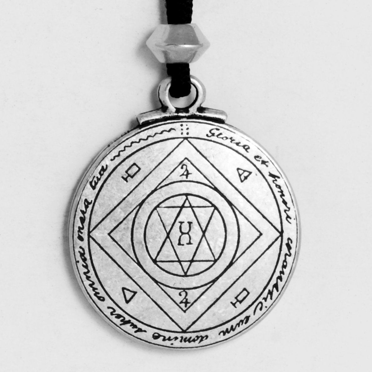 Нарисовать амулет