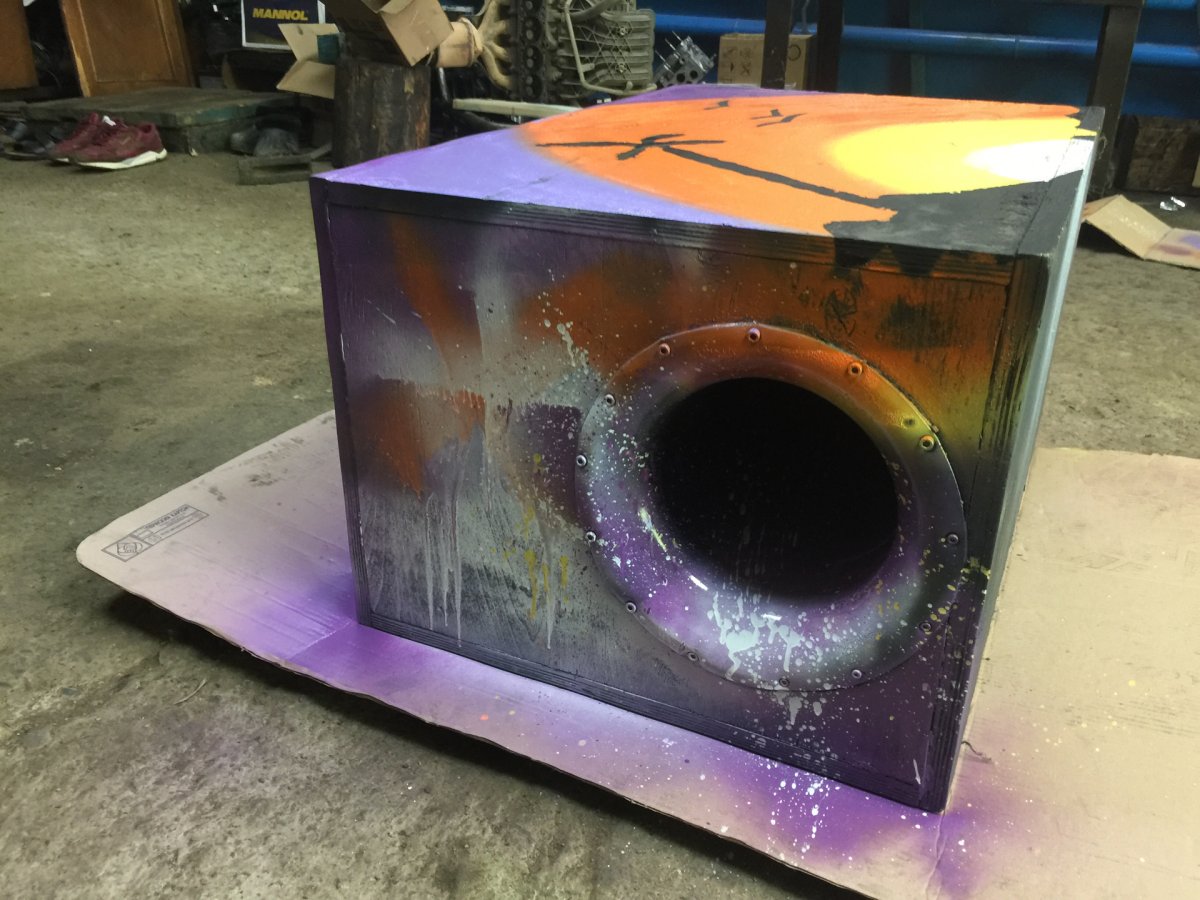 Покраска короба для сабвуфера