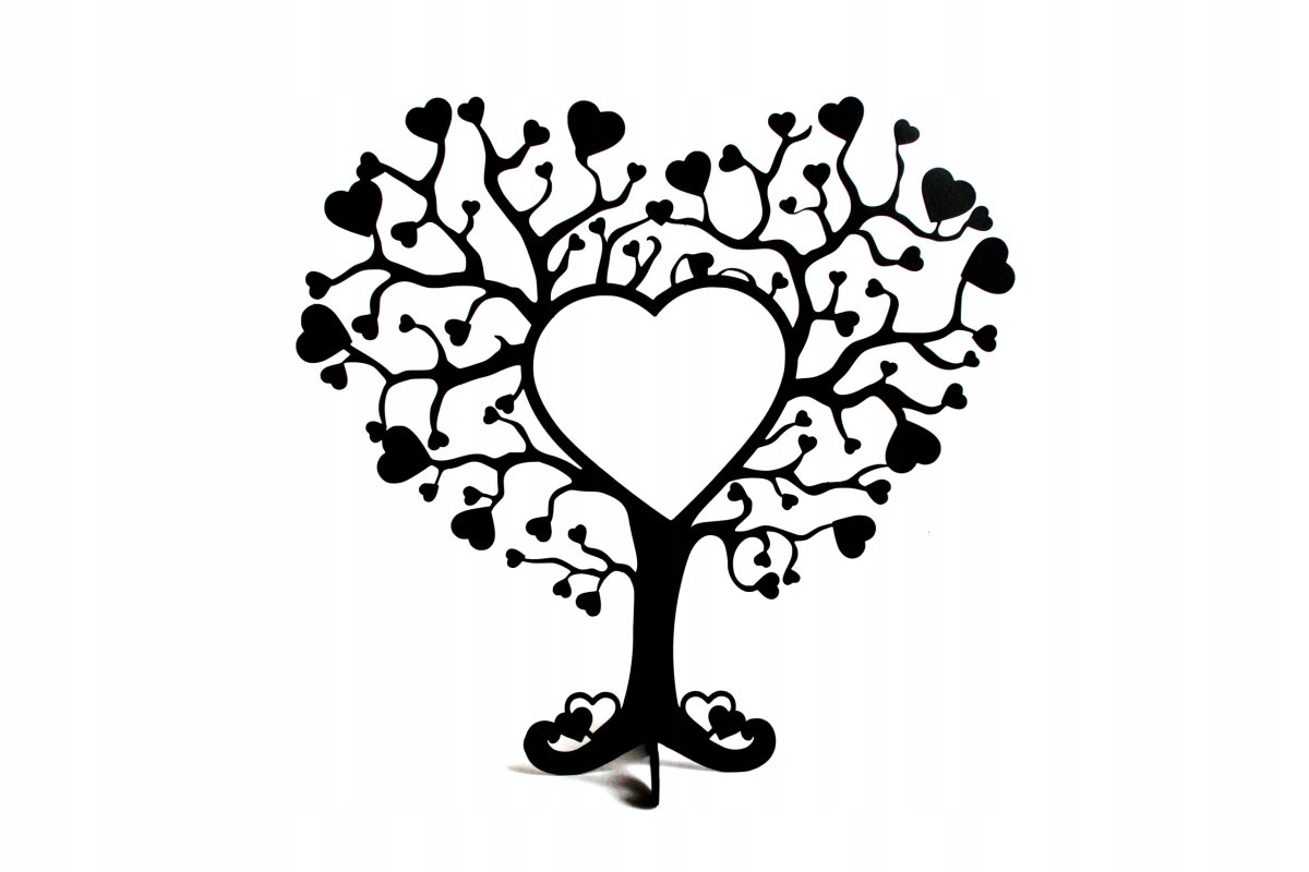 Дерево с сердечками