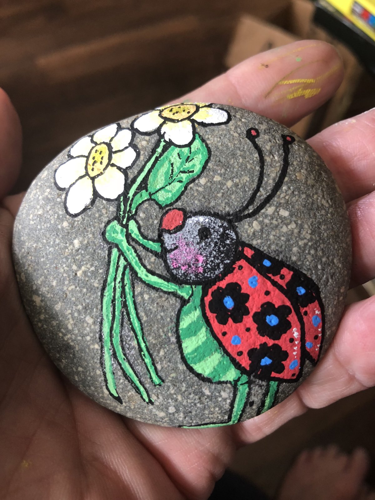 Раскрашиваем камни