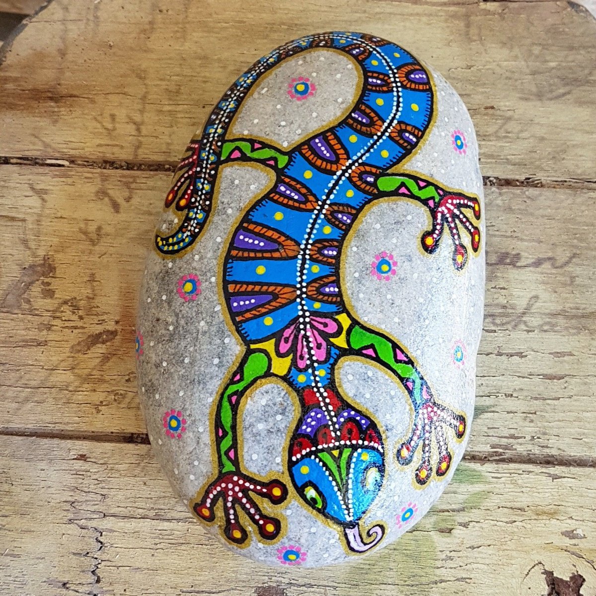 Кораблик из гальки на стену