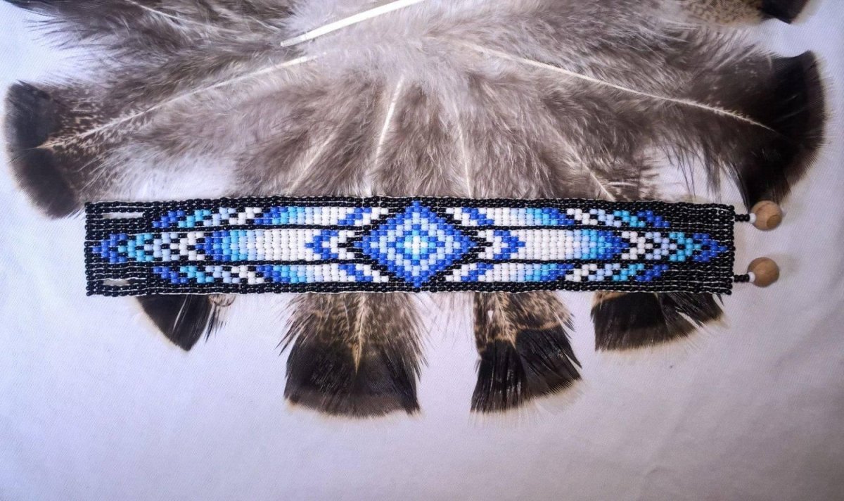 Эвенские украшения из бисера