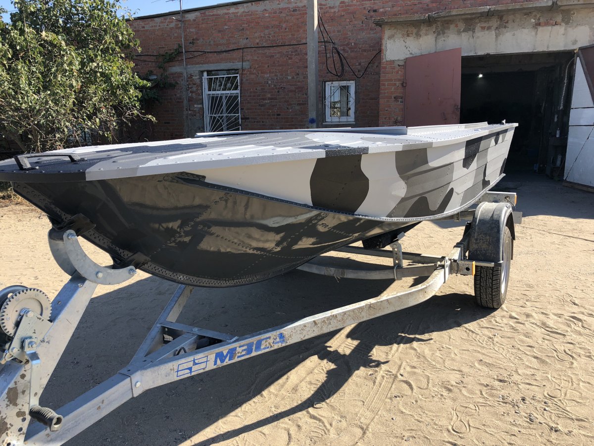 Покрасить лодку Казанку в камуфляж своими