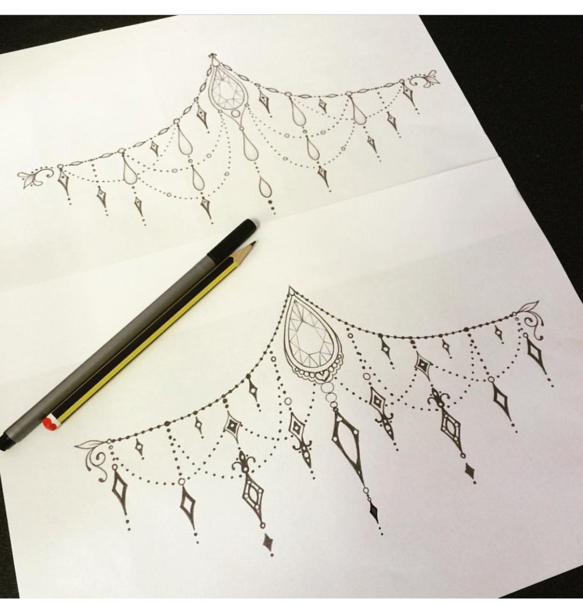 Эскизы татуировок под грудь