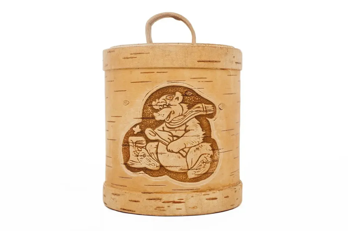 Туесок с мезенской росписью