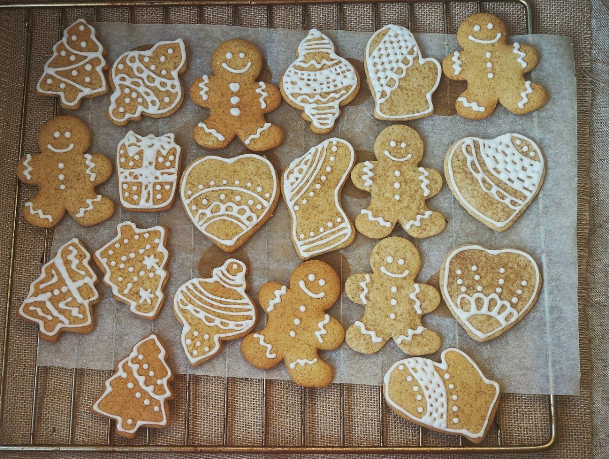 Пряник варежка роспись глазурью