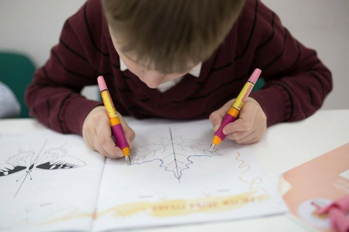 Рисование леворукого ребенка