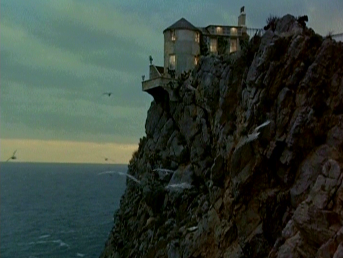 Ласточкино гнездо в фильме 10 негритят