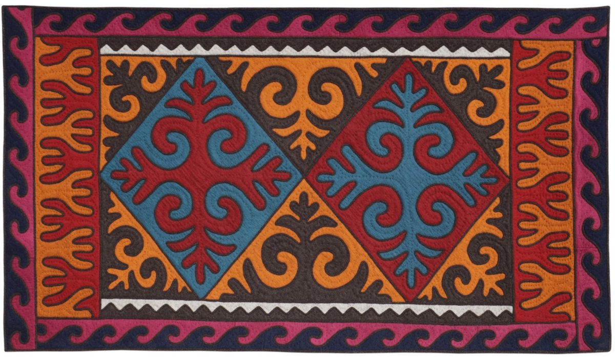 Народная вышивка птицы