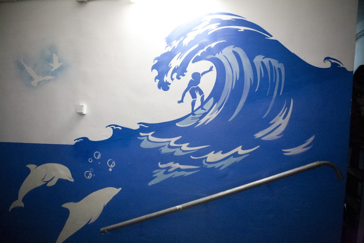 Трафареты на стены в подъезде