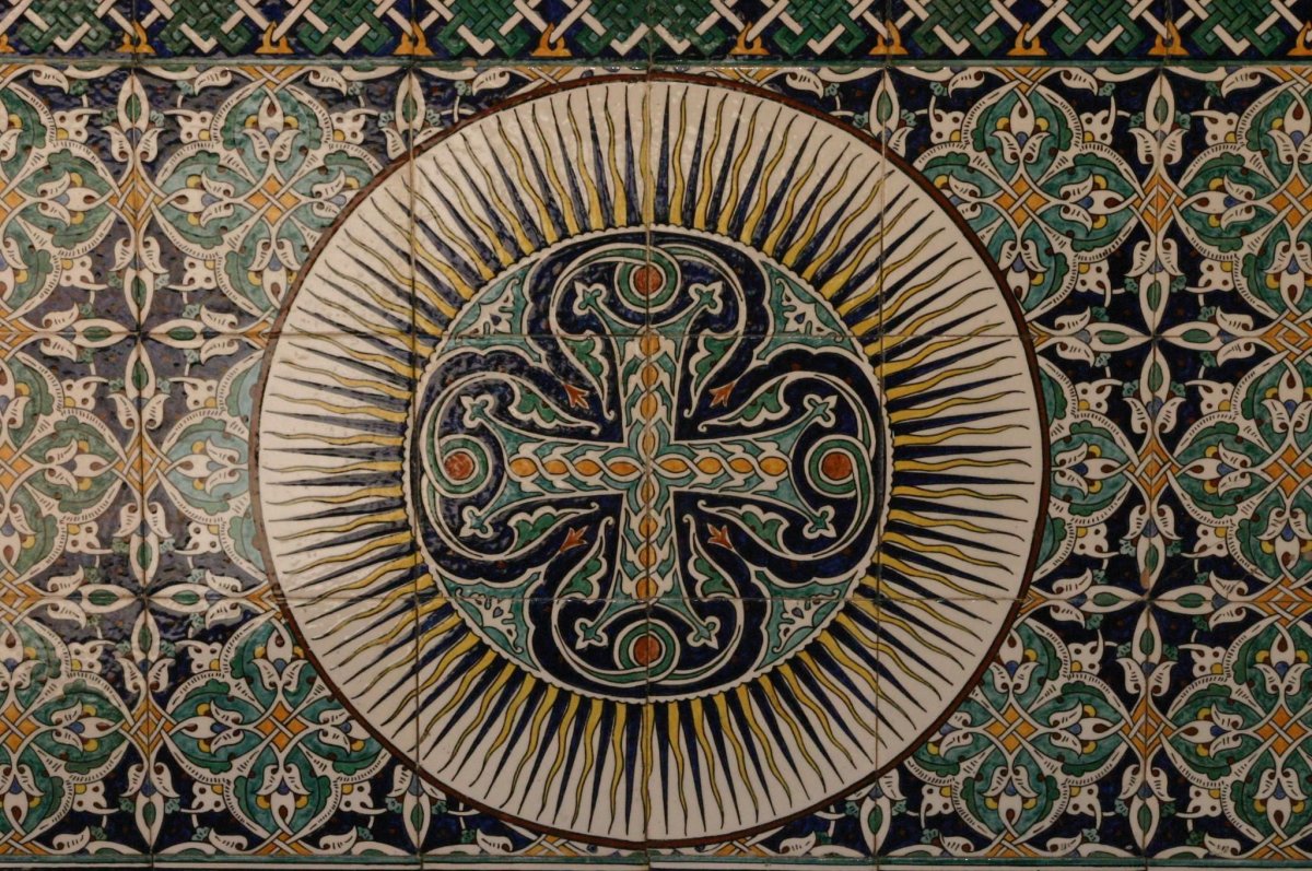 Аревахач орнамент