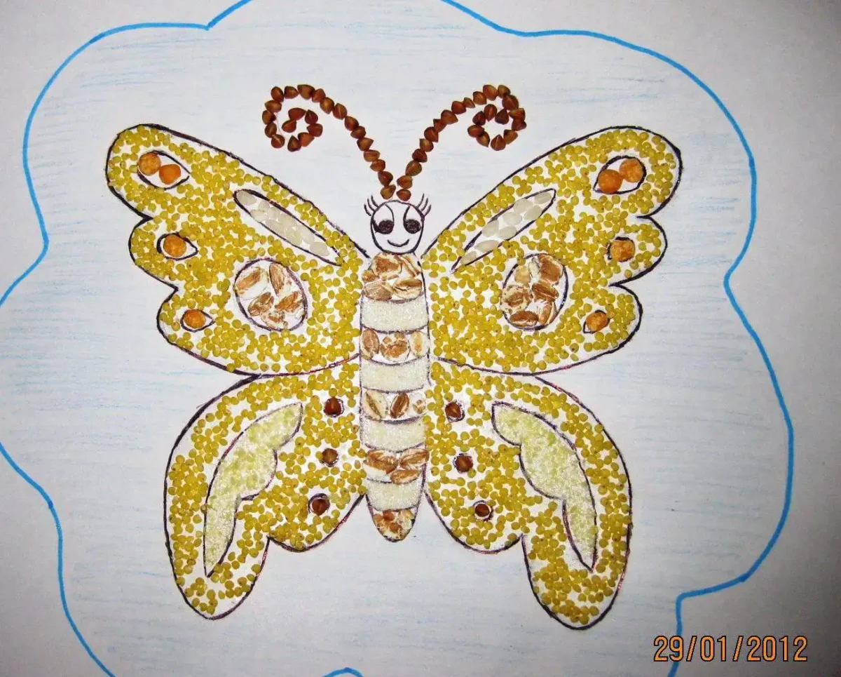 Бабочка из крупы