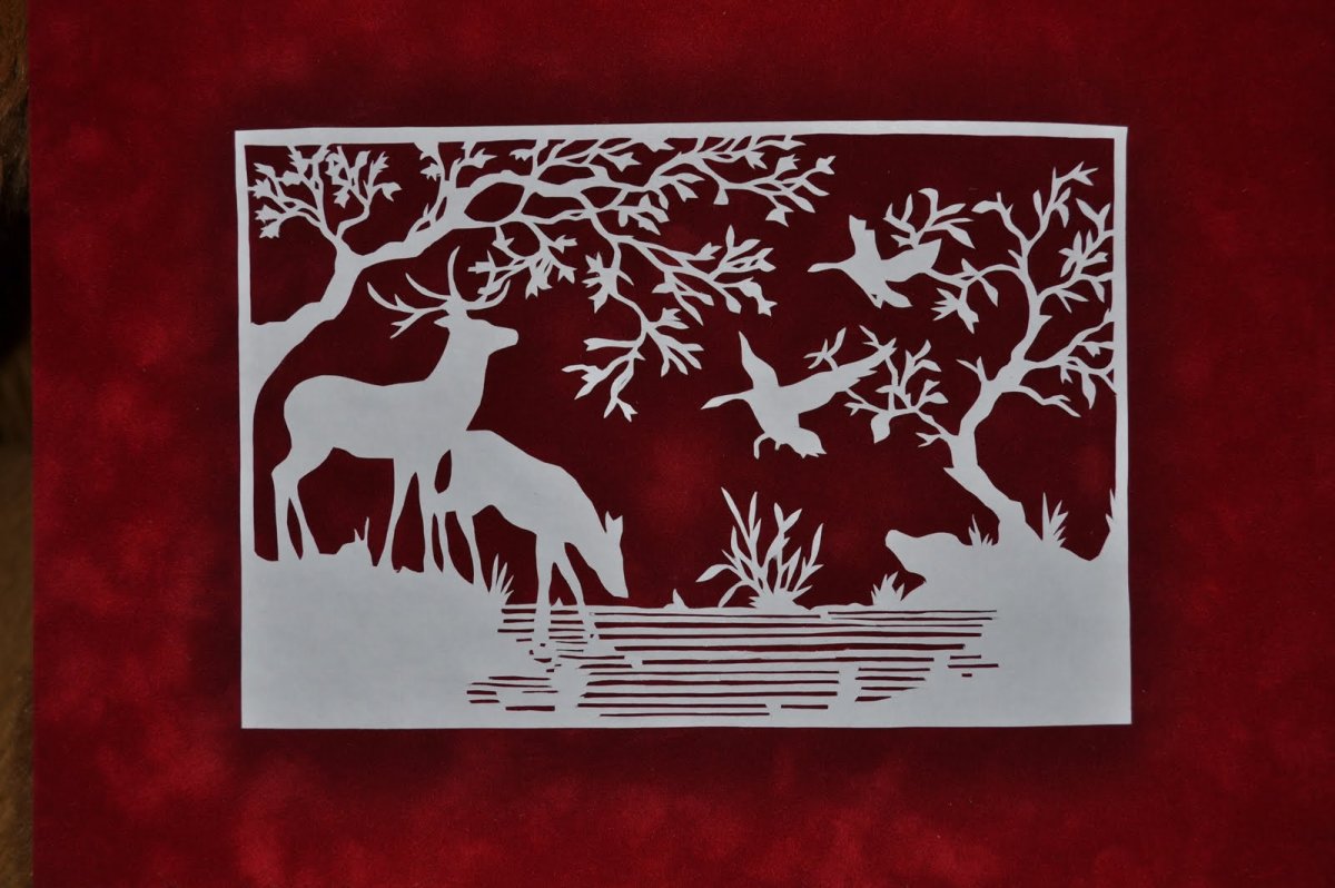 Вырезание из бумаги