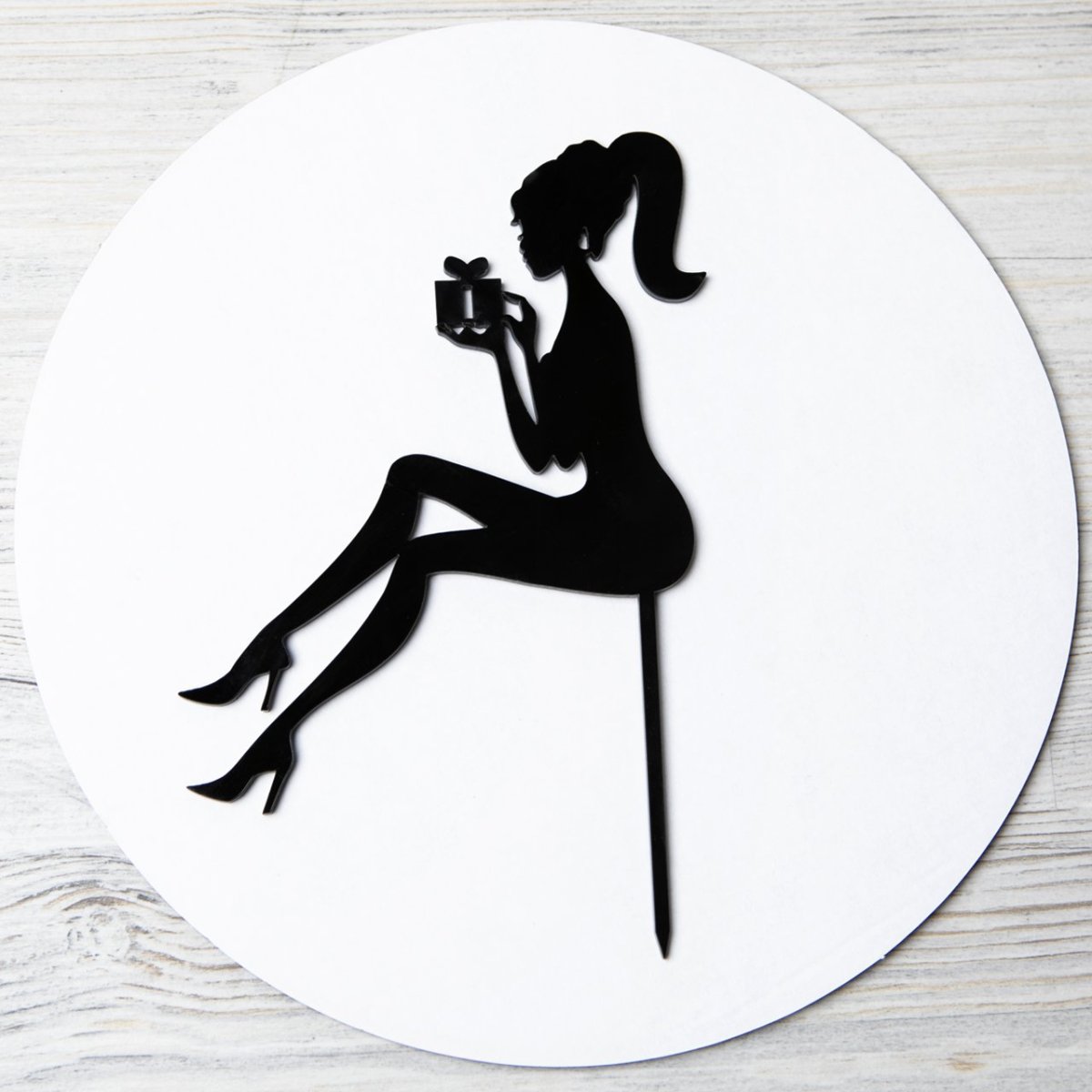 Торт с девушкой Топпер