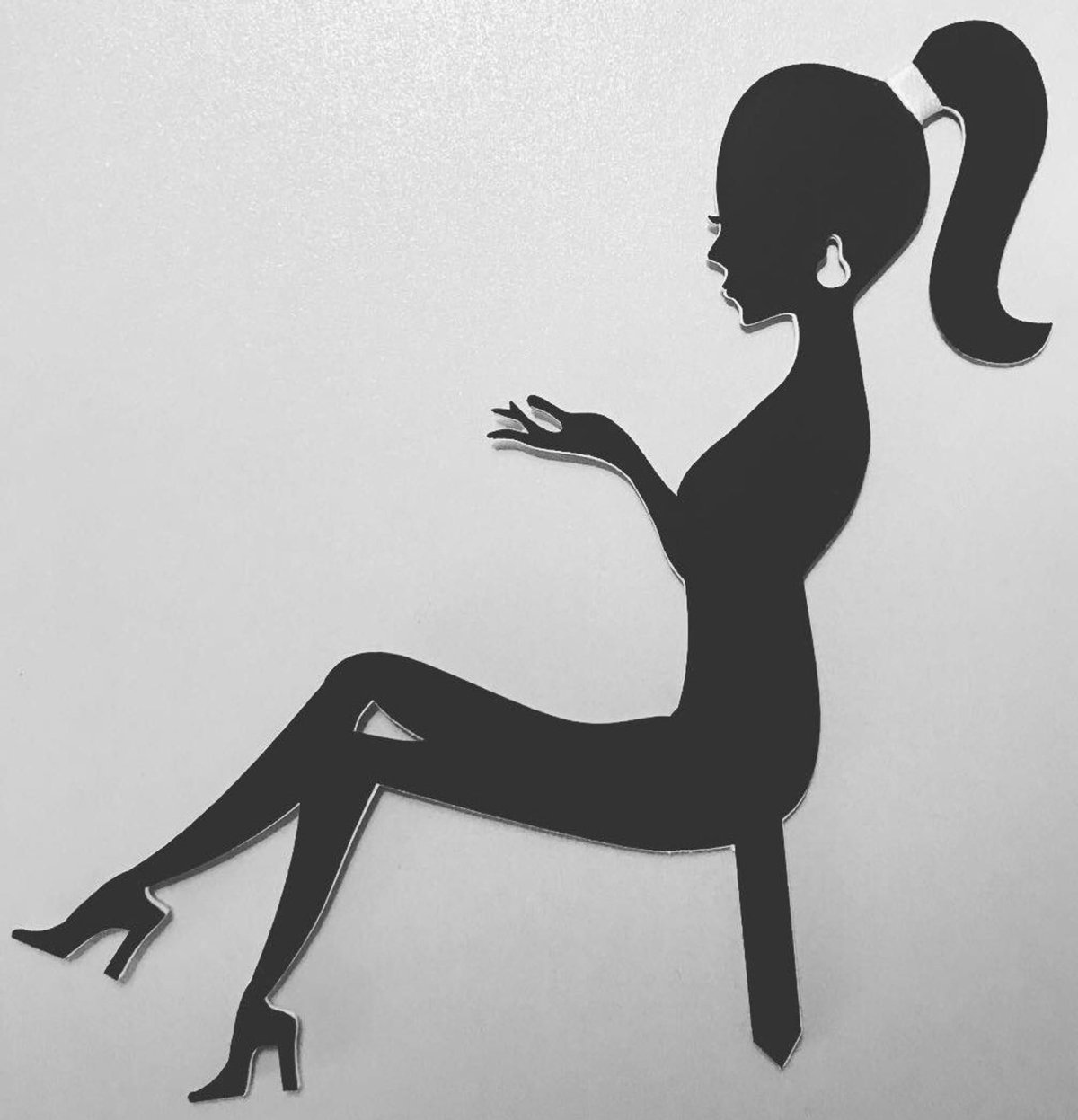 Торт с силуэтом девушки