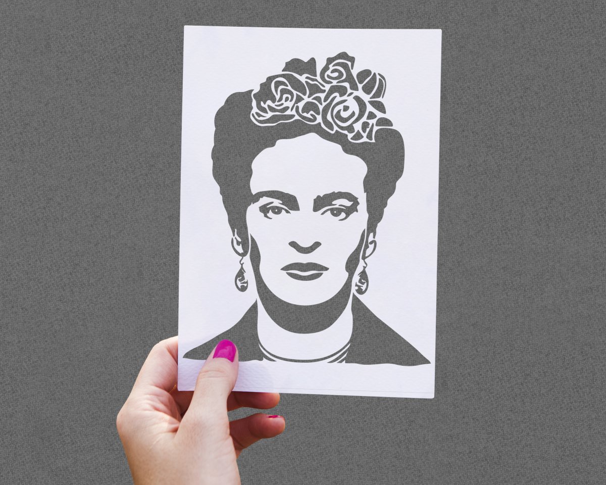 Девушка в круге