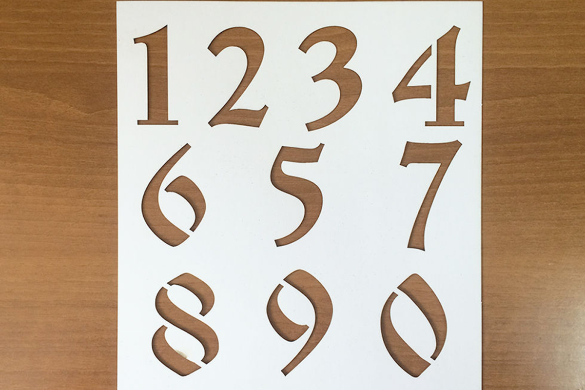 Три трафарет